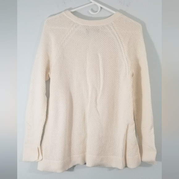 LOFT Ann Taylor Knit Sweater. Sleeve & Hemline Slits. Crew Neck. Size M. EUC. - Picture 4 of 6